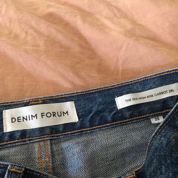 SOLD Denim Forum Gia High Rise Carrot 28L from Aritzia - Picture 3 of 12